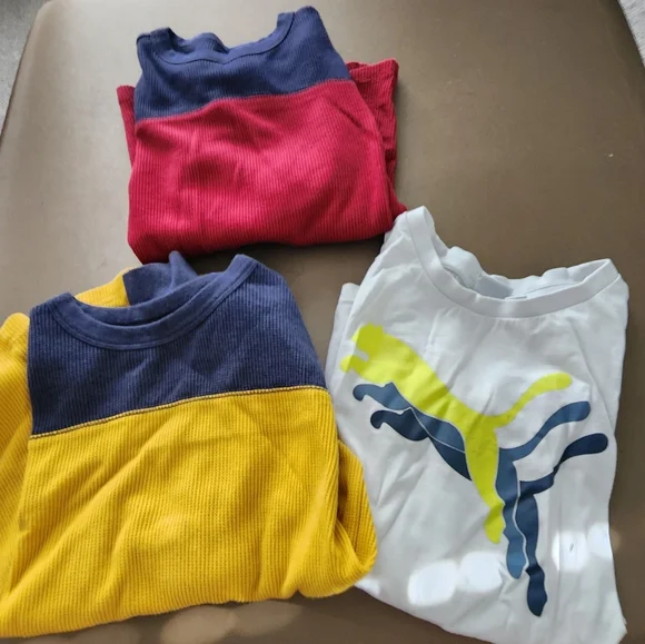 Lot of 2 sweatshirts and 3 long-sleeve shirts Boys size 7/8 - Picture 2 of 4